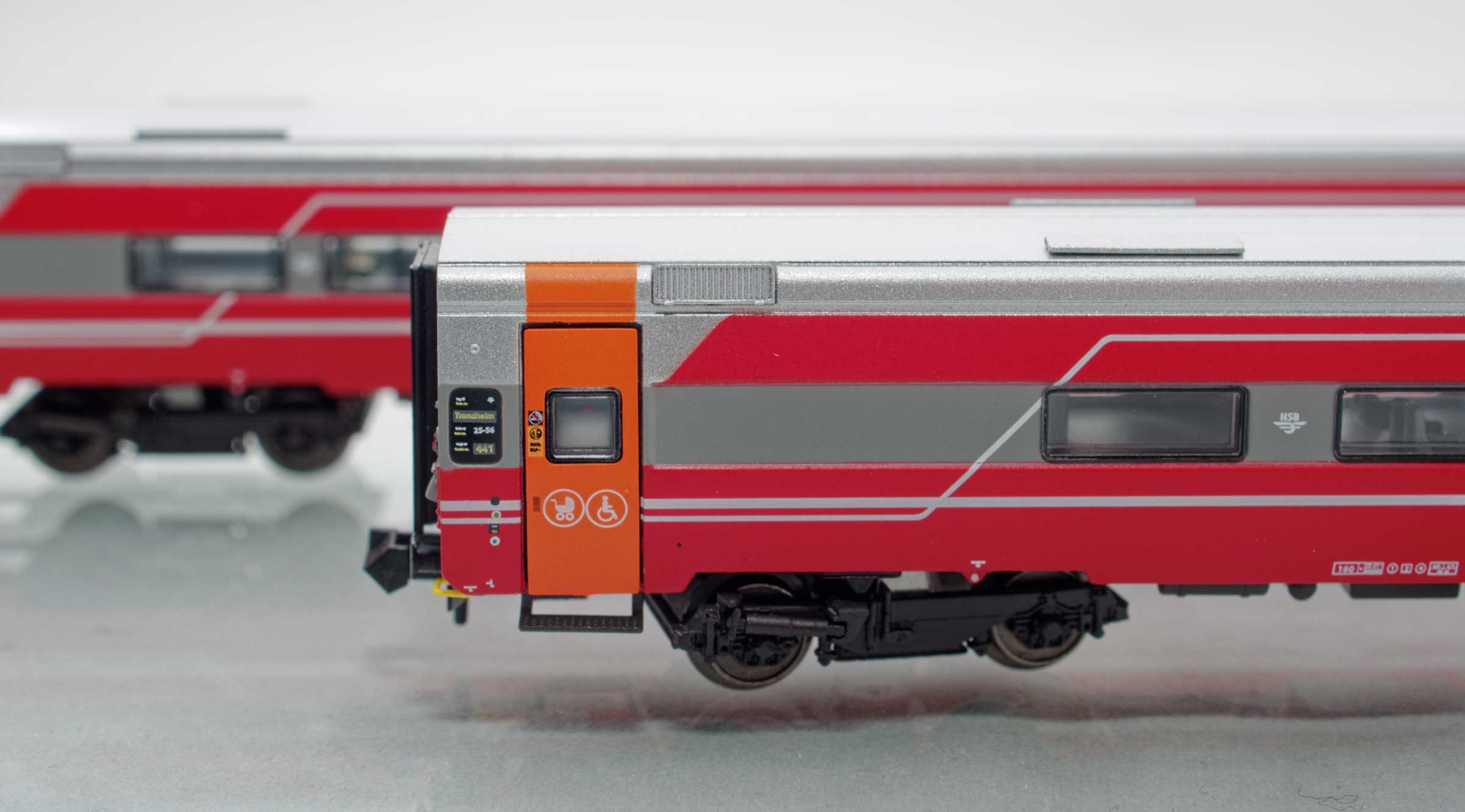 Set 18002: NSB express train cars A7-1 und BC 7-1